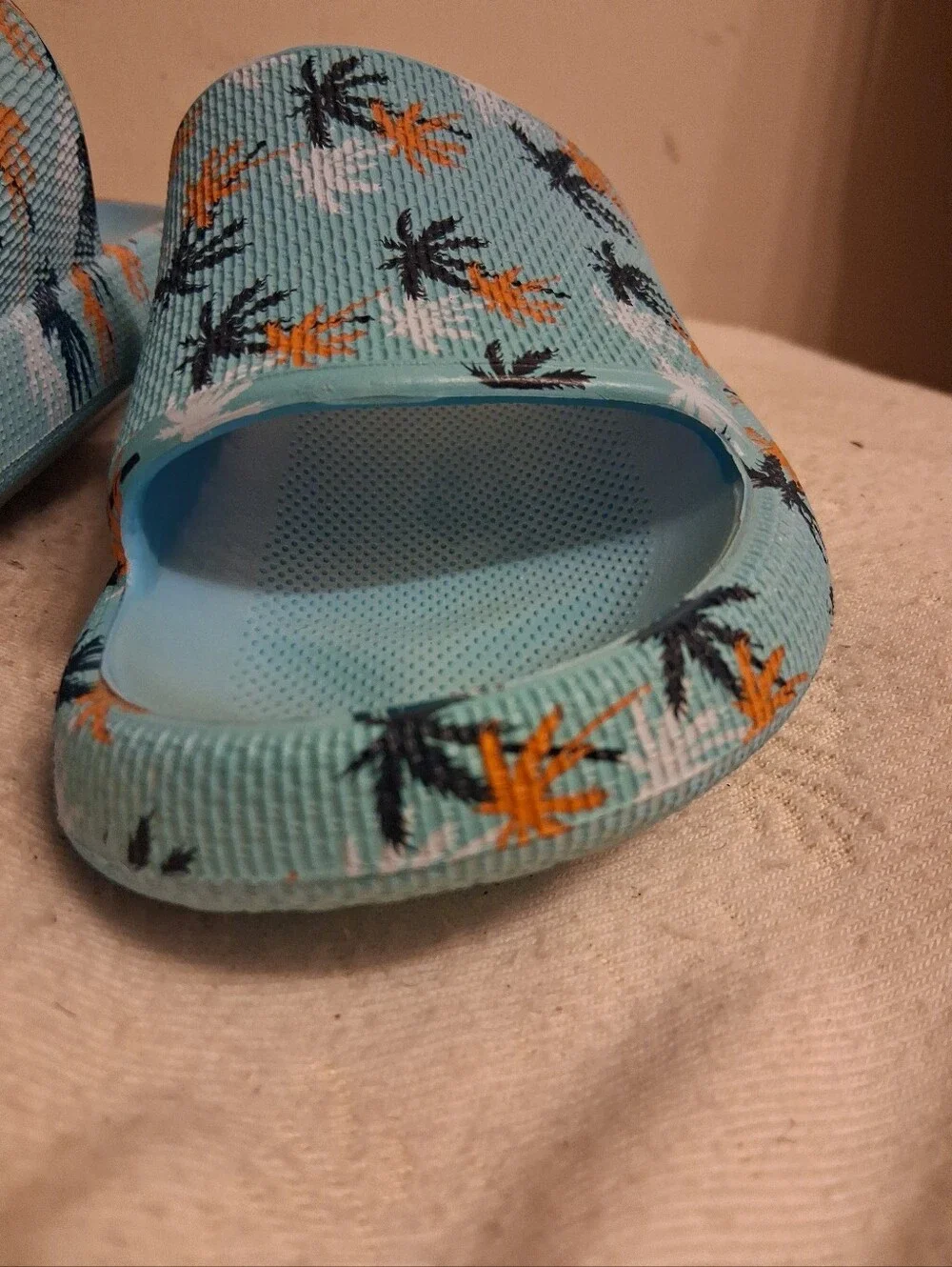 Kids Light Blue Tropical Palm Slide Sandals similar to Crocs EU Size 34, US 2